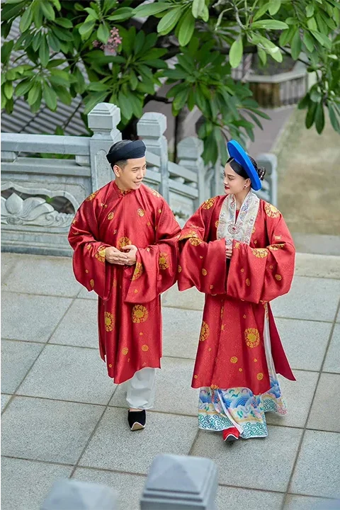 Gấu Béo cổ phục cưới