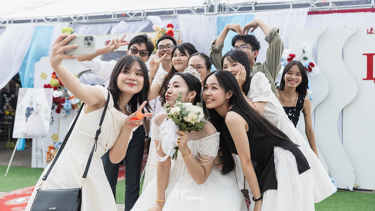 Khách mời cưới của cô dâu chú rể - GP Wedding