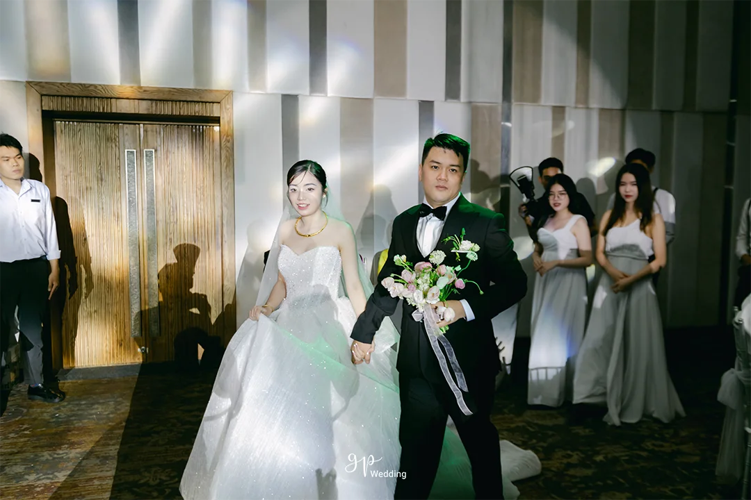 Nơ đeo cổ cho chú rể mập - GP Wedding