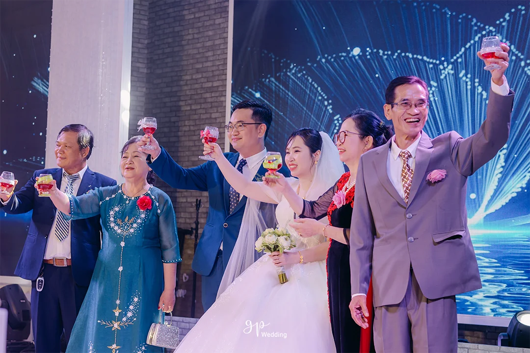 Tiệc cưới hạnh phúc bên người thân - GP Wedding